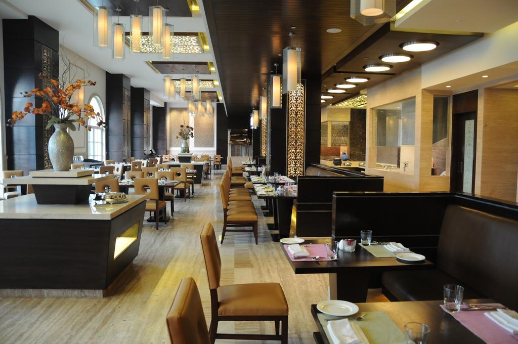 The Pllazio Hotel Gurgaon Exterior photo