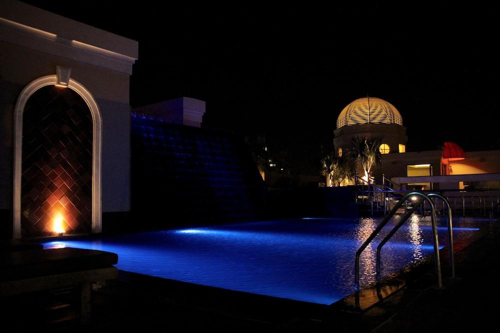 The Pllazio Hotel Gurgaon Exterior photo