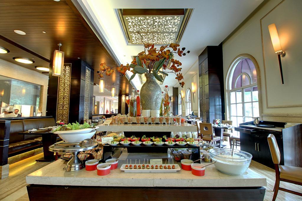 The Pllazio Hotel Gurgaon Exterior photo